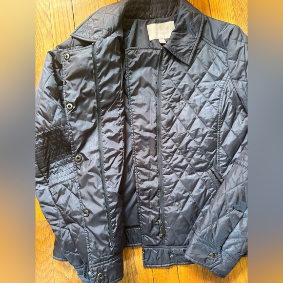 Banana Republic puffer jacket - Picture 3 of 10